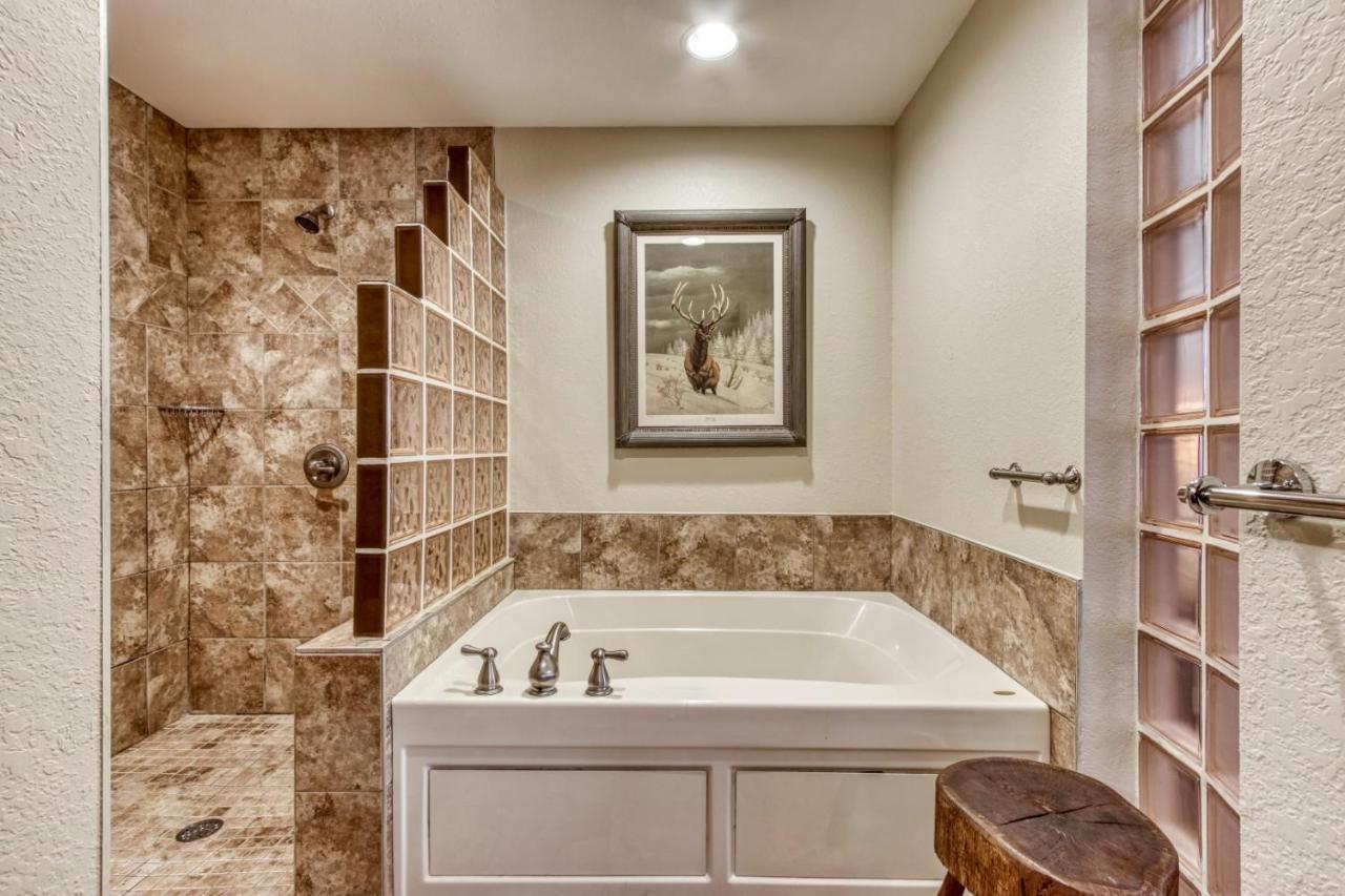 Gorgeous 2Bd 2Bth Condo With Mountain Views Pool Hot Tub Game Room Close To Parkway Pigeon Forge Exterior foto